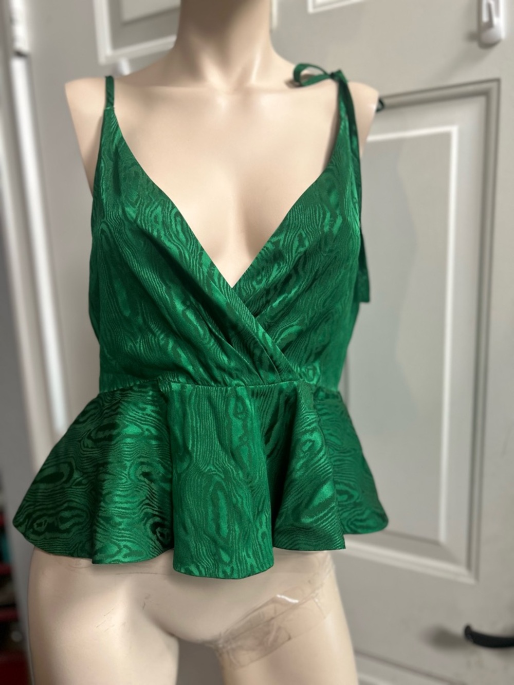 Christy Lynn Emerald Green Silk Peplum V-Neck Tie-Strap Camisole top Sz S new